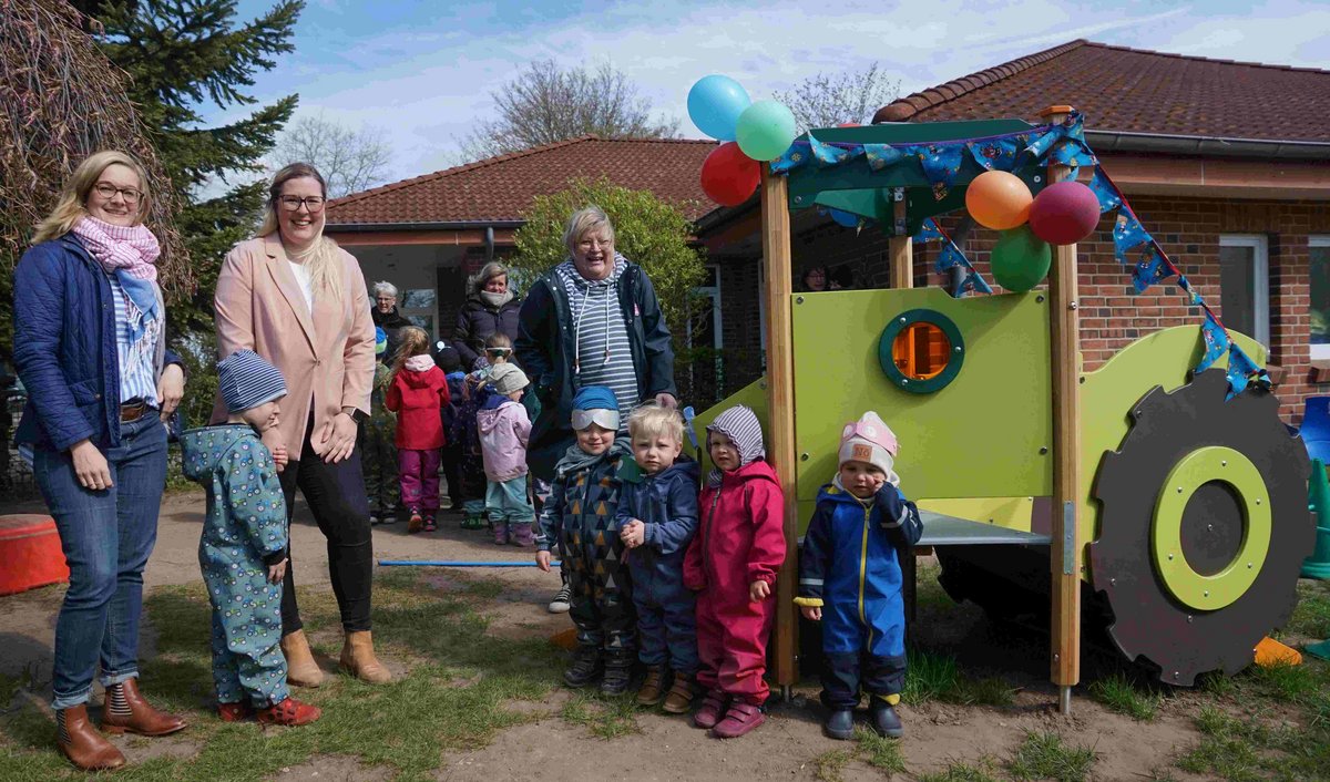 Neues Spielgerät nach viel Engagement des Fördervereins | Evangelische